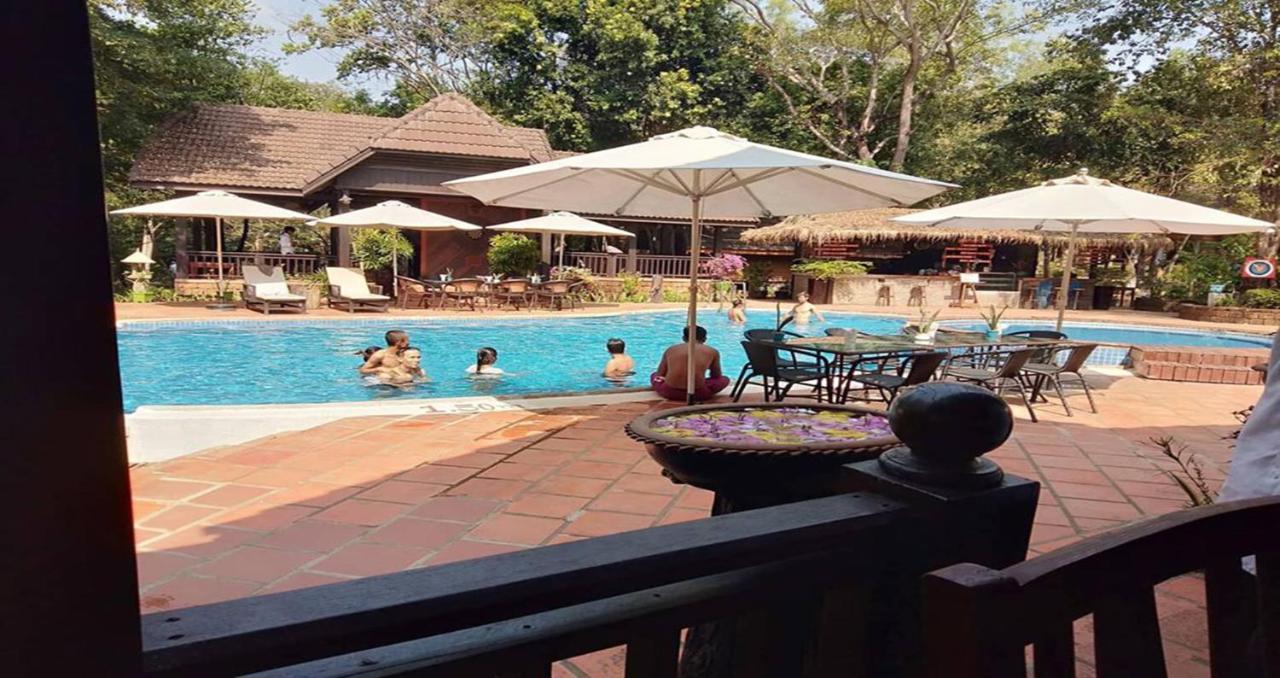 Kirirom Hillside Resort コンポンスプー エクステリア 写真