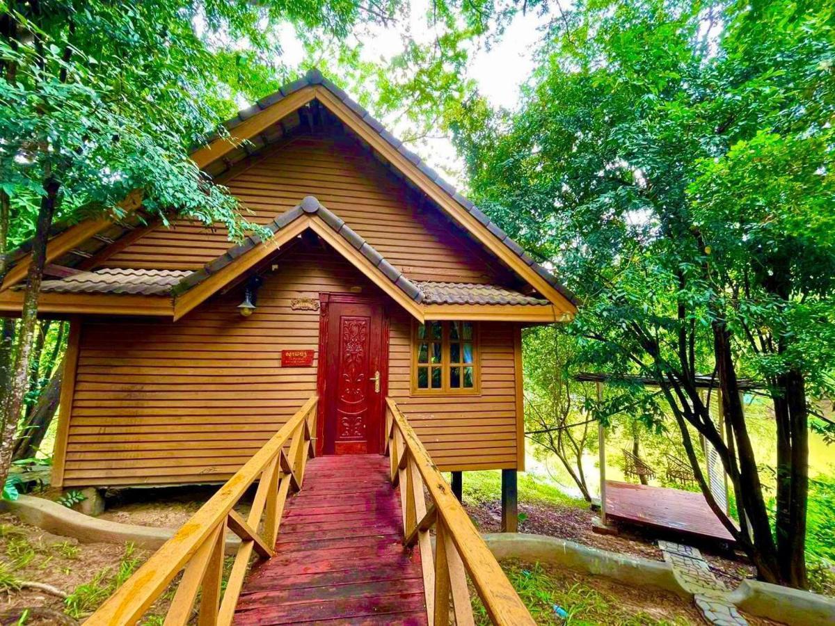 Kirirom Hillside Resort コンポンスプー エクステリア 写真