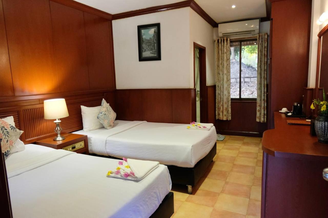 Kirirom Hillside Resort コンポンスプー エクステリア 写真