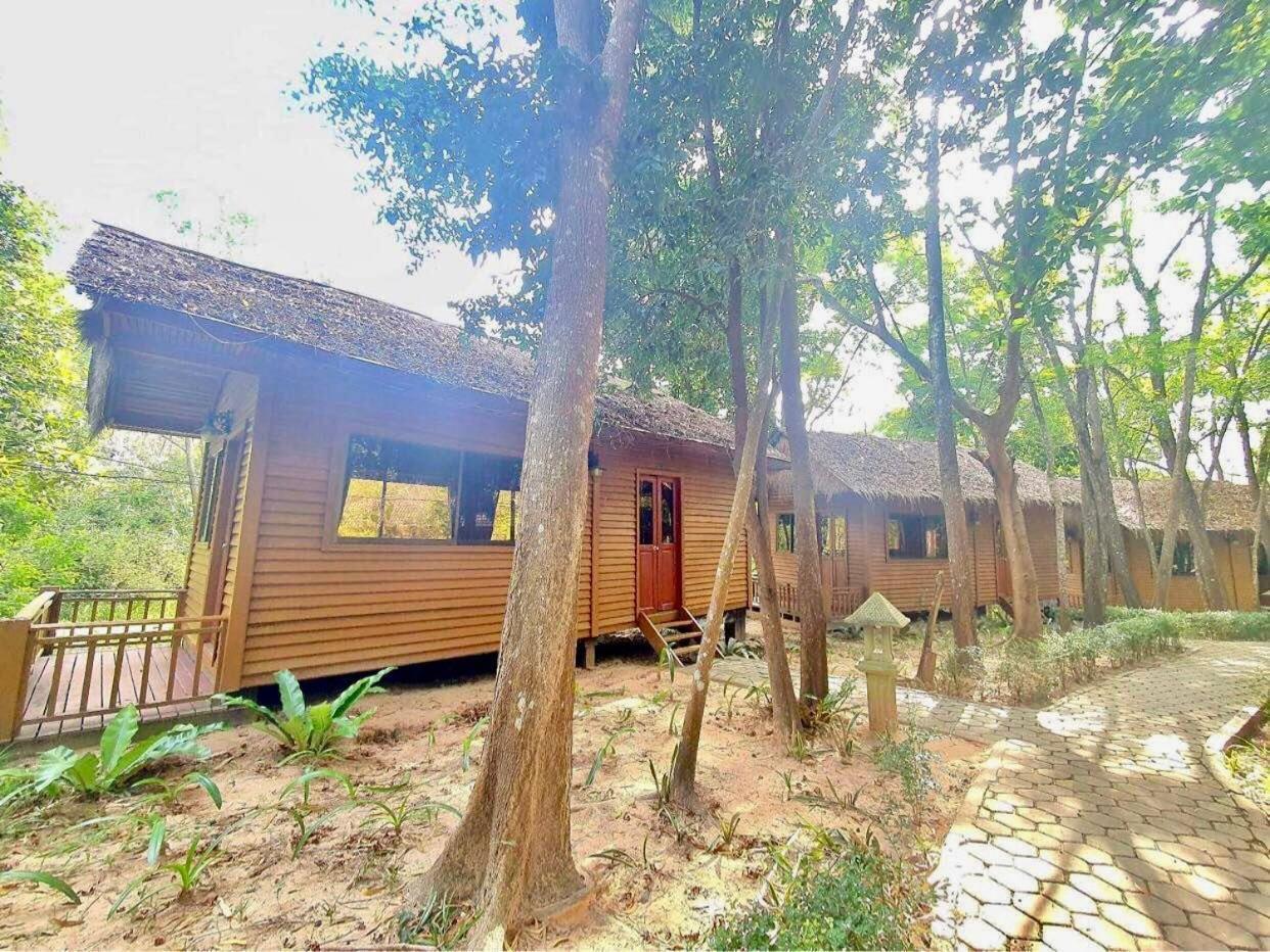 Kirirom Hillside Resort コンポンスプー エクステリア 写真
