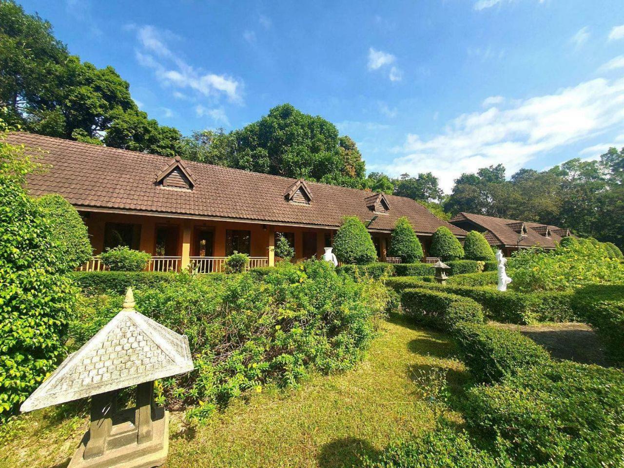 Kirirom Hillside Resort コンポンスプー エクステリア 写真
